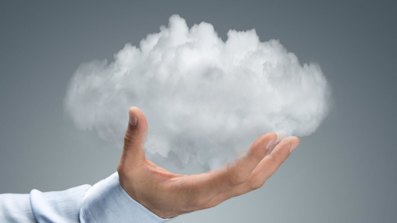 concept di cfo che sceglie il cloud